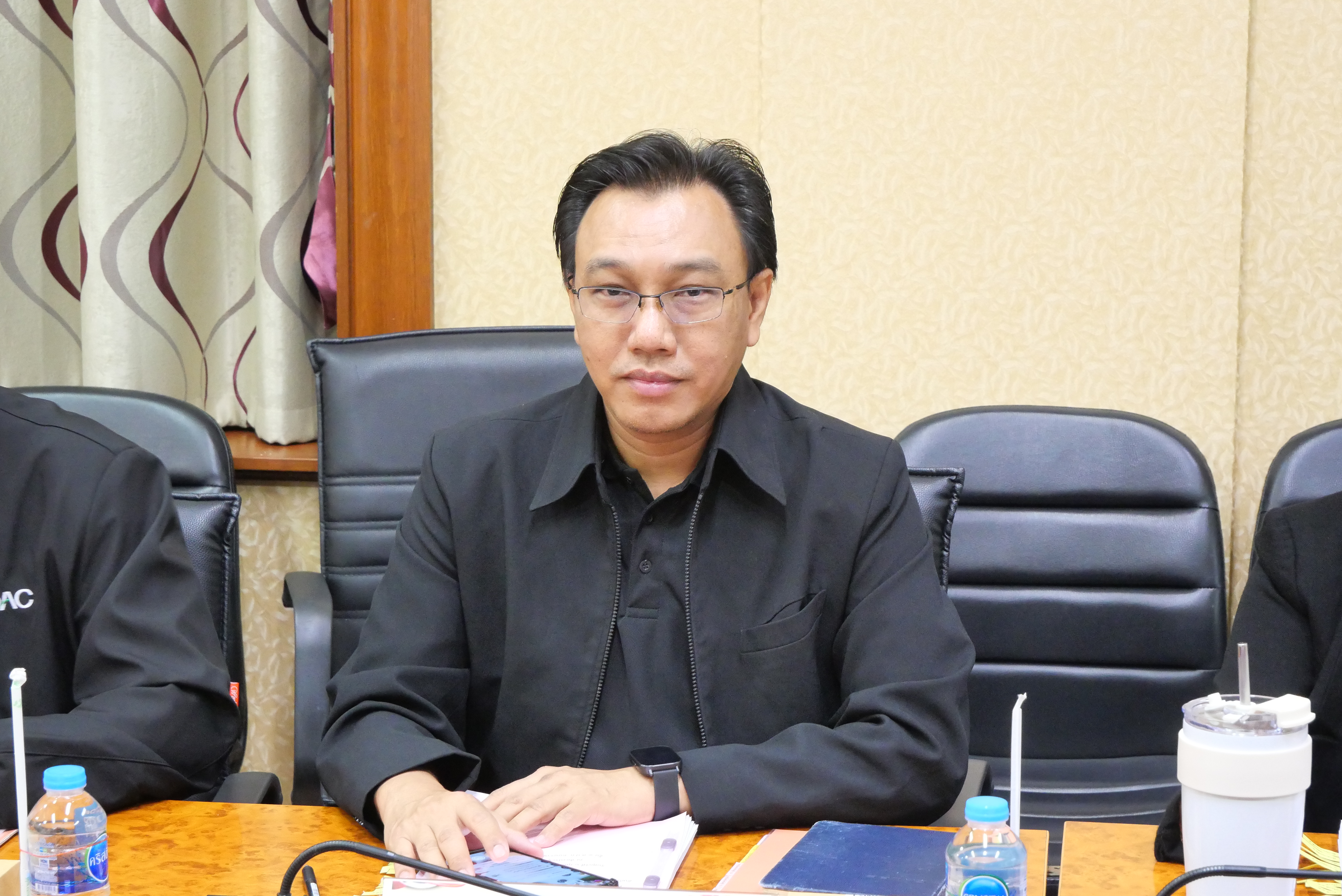 title - ส.ป.ก. ประชุมคณะกรรมการพิจารณาการขอพระราชทานเครื่องราชอิสริยาภรณ์ อันเป็นที่เชิดชูยิ่งช้างเผือก เครื่องราชอิสริยาภรณ์อันมีเกียรติยิ่งมงกุฎไทย และเหรียญจักรพรรดิมาลา ครั้งที่ 1/2569